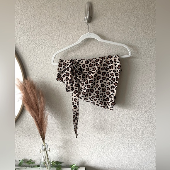 Altard stare cheetah print tie flow shorts! - Picture 2 of 2